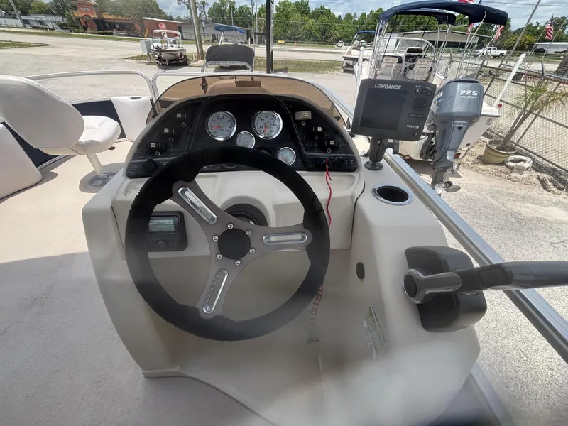 Slide: The Image of SunChaser Classic Fish 8520 4-PT 2017 - 24