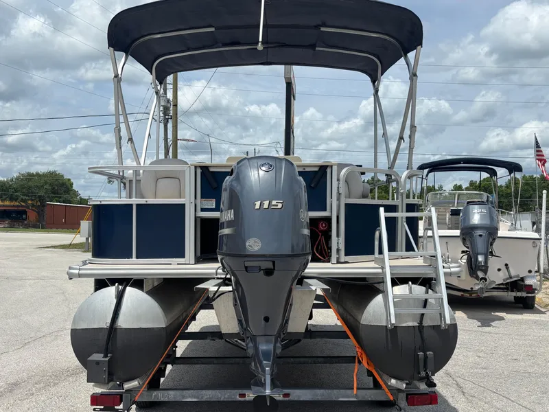 Slide: The Image of SunChaser Classic Fish 8520 4-PT 2017 - 3