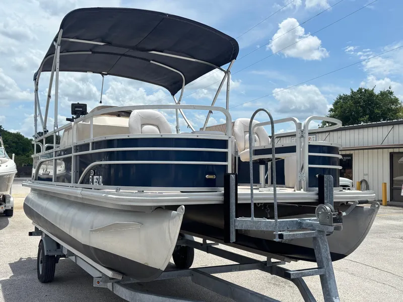 Slide: The Image of SunChaser Classic Fish 8520 4-PT 2017 - 6