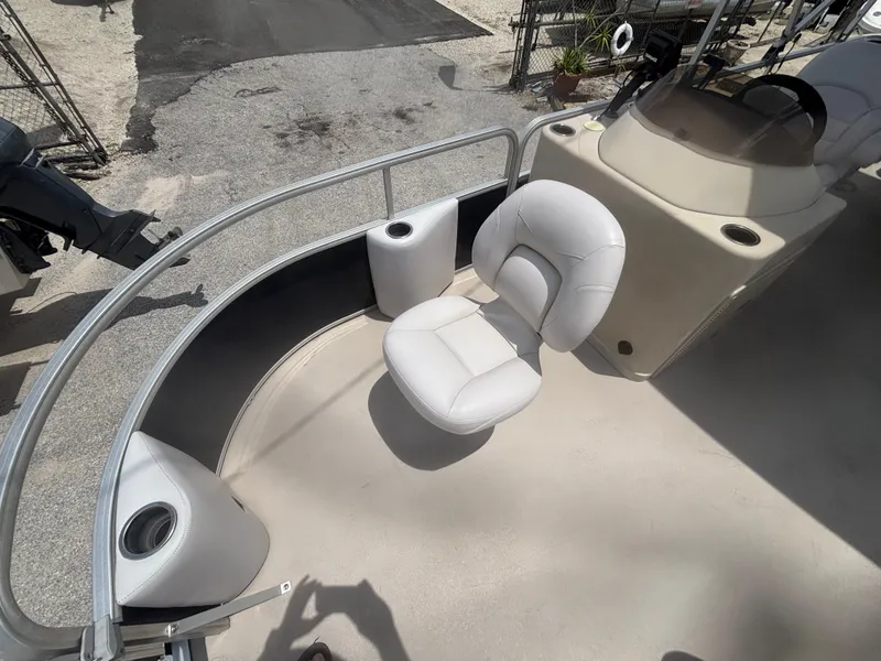 Slide: The Image of SunChaser Classic Fish 8520 4-PT 2017 - 9