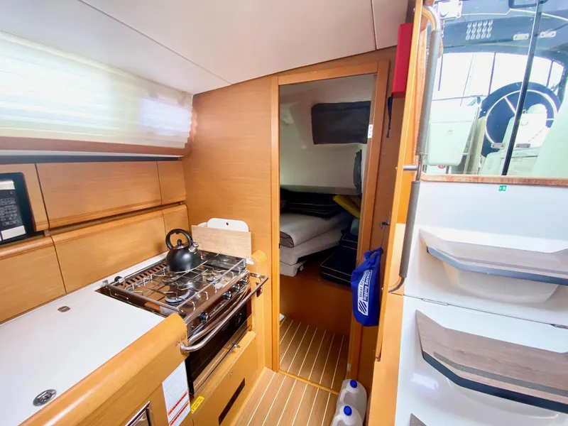 Slide: The Image of 2016 Jeanneau Sun Odyssey 479 - LA MISTINGUETTE - 33