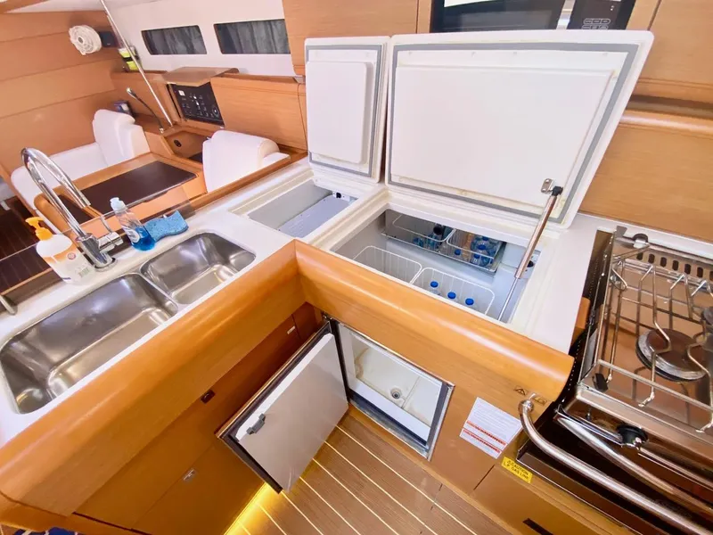 Slide: The Image of 2016 Jeanneau Sun Odyssey 479 - LA MISTINGUETTE - 35