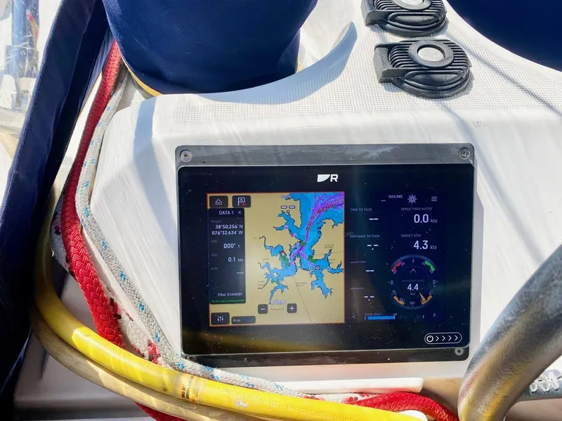 Slide: The Image of Navigation display on 2016 Jeanneau Sun Odyssey 479 sailboat, showing nautical map and sailing data. - 47