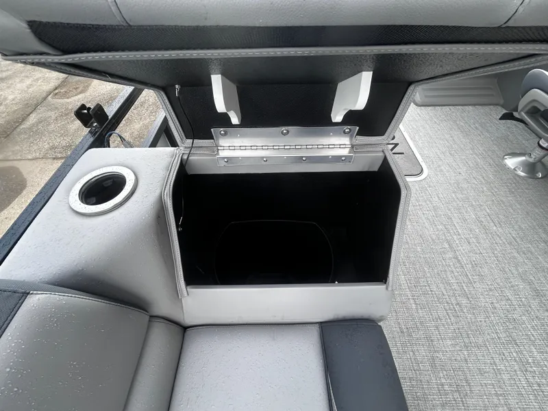 Slide: The Image of Avalon VNT85 QL23T 2025 - 24