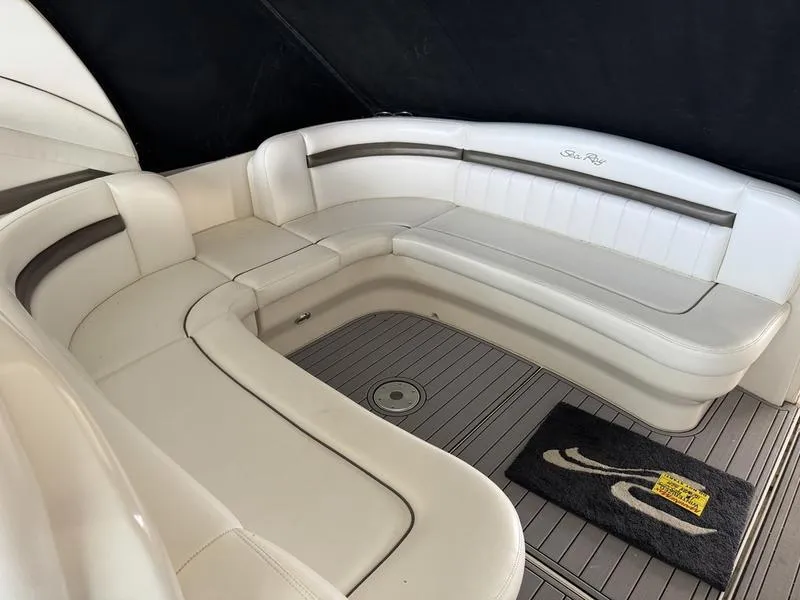 Slide: The Image of Luxurious seating area on a 2007 Sea Ray 40 Sundancer yacht. - 20