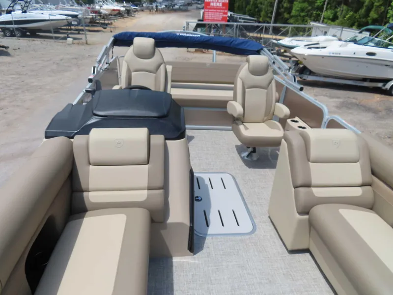 Slide: The Image of Premier 210 Sunsation RL (PTX 28) 2025 - 11