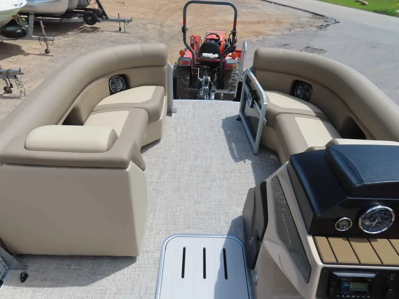 Slide: The Image of Premier 210 Sunsation RL (PTX 28) 2025 - 12