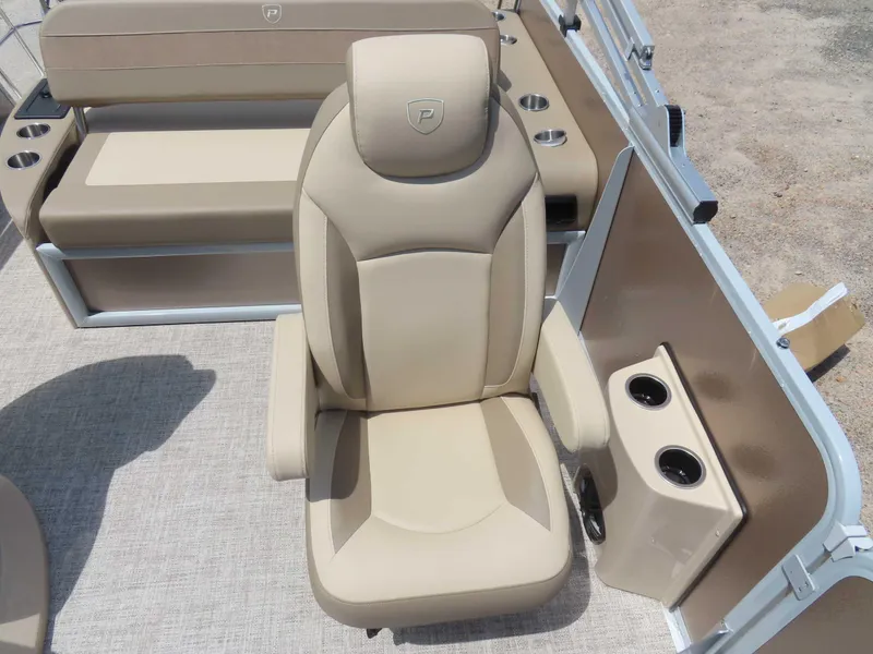 Slide: The Image of Premier 210 Sunsation RL (PTX 28) 2025 - 13