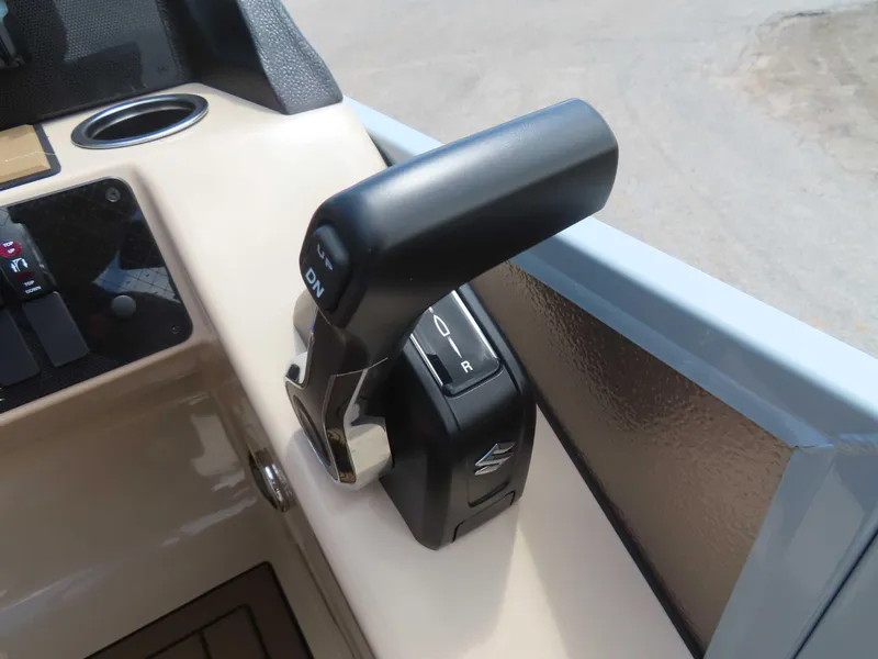 Slide: The Image of Premier 210 Sunsation RL (PTX 28) 2025 - 16