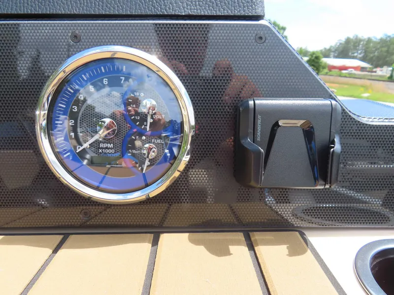 Slide: The Image of Premier 210 Sunsation RL (PTX 28) 2025 - 20