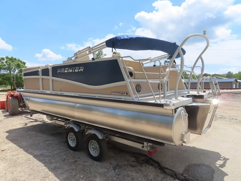 Slide: The Image of Premier 210 Sunsation RL (PTX 28) 2025 - 5