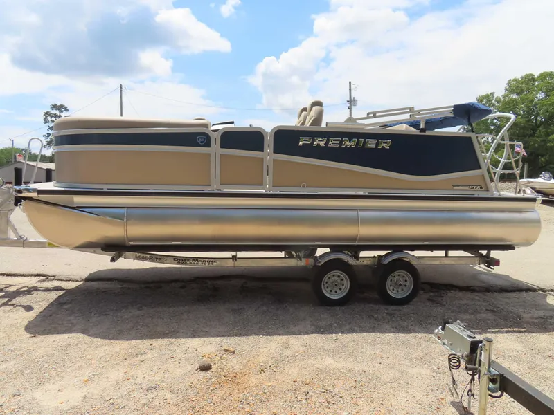 Slide: The Image of Premier 210 Sunsation RL (PTX 28) 2025 - 6