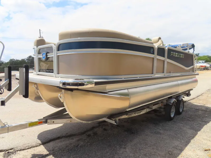 Slide: The Image of Premier 210 Sunsation RL (PTX 28) 2025 - 7