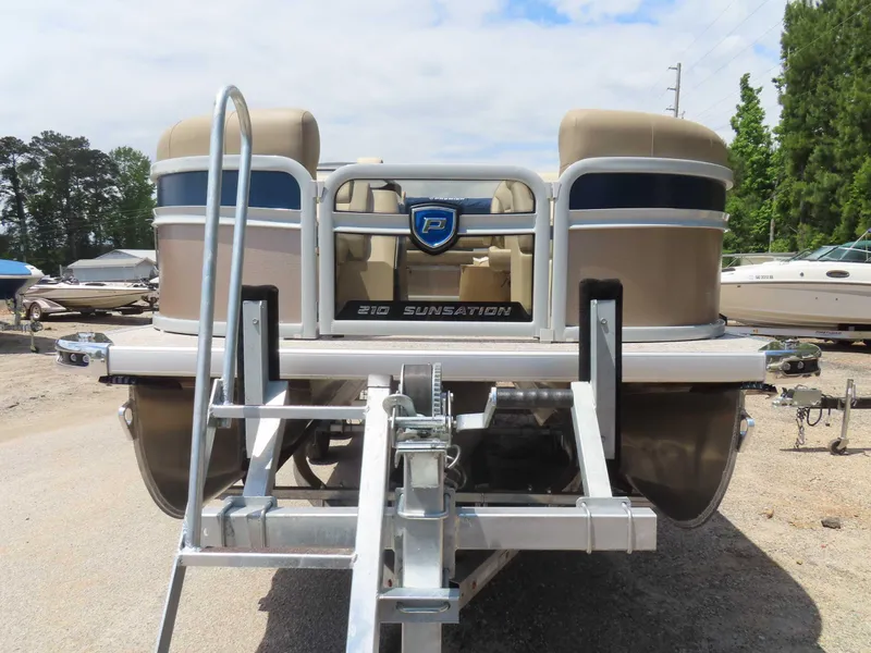 Slide: The Image of Premier 210 Sunsation RL (PTX 28) 2025 - 8