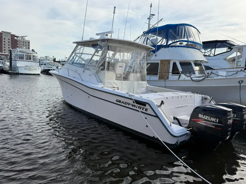 Slide: The Image of Grady-White Express 330 2002 - 79