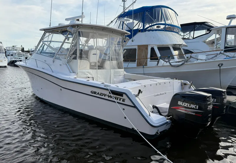 Slide: The Image of Grady-White Express 330 2002 - 80