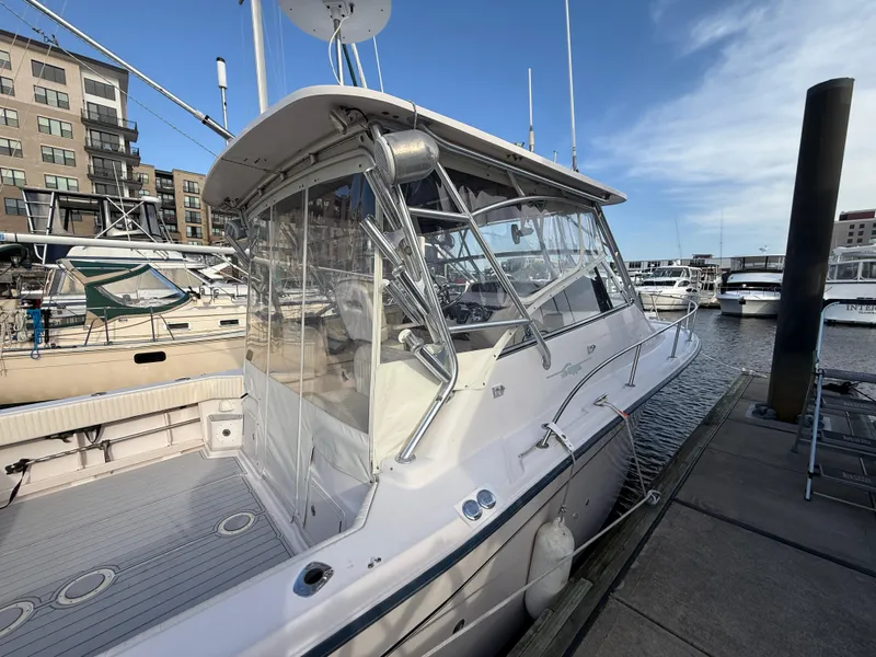 Slide: The Image of Grady-White Express 330 2002 - 85