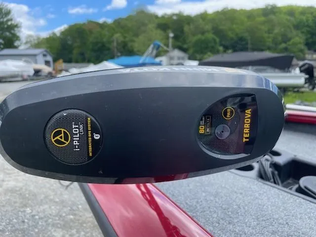 Slide: The Image of Trolling motor on 2023 Tracker Pro Team 175 TXW boat, featuring i-Pilot Link and Terrova technology. - 14