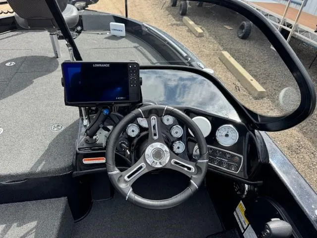 Slide: The Image of Steering console of 2018 Nitro ZV18 boat with navigation system and gauges. - 5