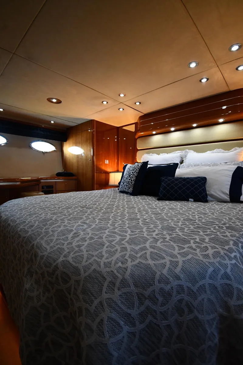 Slide: The Image of Sunseeker 68 Predator 2002 - 75