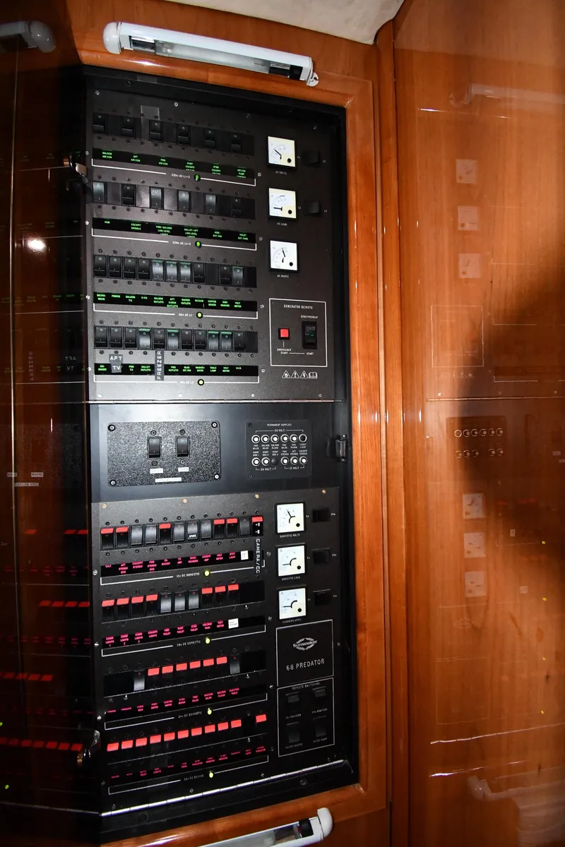 Slide: The Image of Sunseeker 68 Predator 2002 - 85