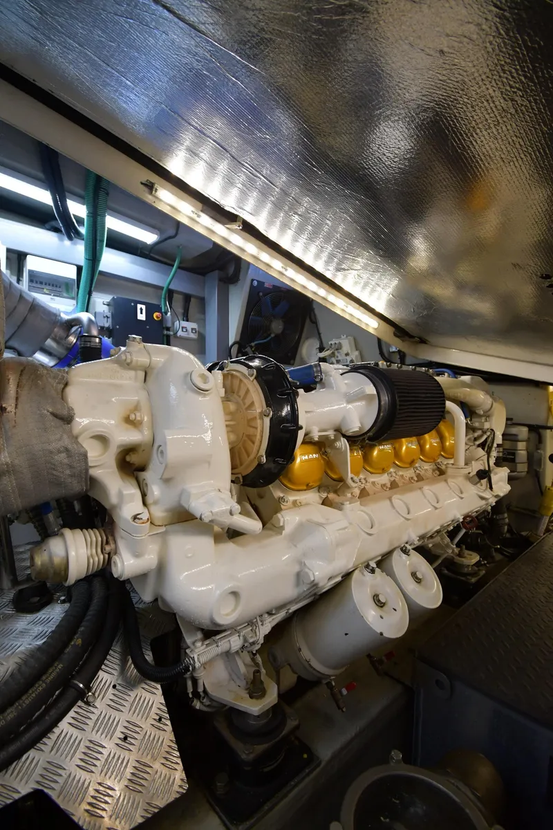 Slide: The Image of Sunseeker 68 Predator 2002 - 91