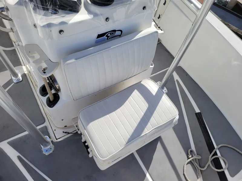 Slide: The Image of Boston Whaler 180 Dauntless 2005 - 11