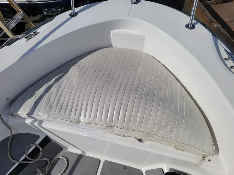 Slide: The Image of Boston Whaler 180 Dauntless 2005 - 12