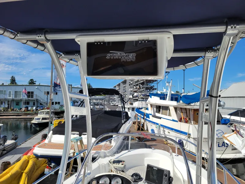 Slide: The Image of Boston Whaler 180 Dauntless 2005 - 14