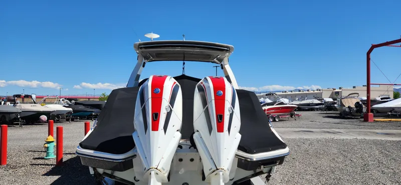 Slide: The Image of Sea Ray SLX 350 Outboard 2020 - 3