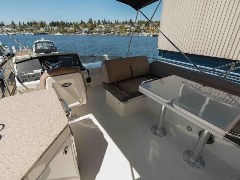Slide: The Image of Sea Ray 400 Fly 2016 - 12