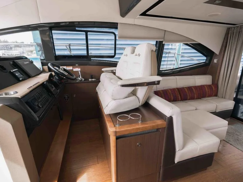 Slide: The Image of Sea Ray 400 Fly 2016 - 25