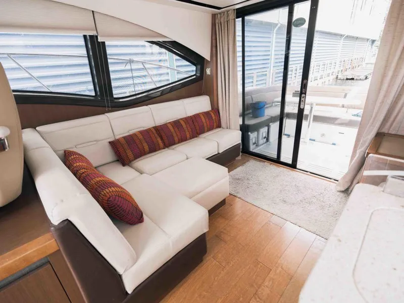 Slide: The Image of Sea Ray 400 Fly 2016 - 27