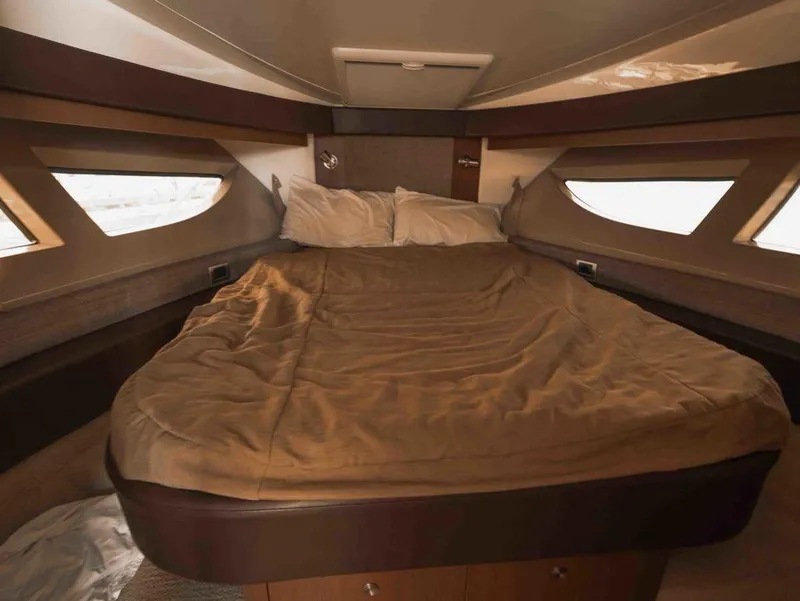 Slide: The Image of Sea Ray 400 Fly 2016 - 28