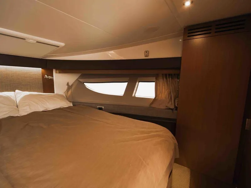 Slide: The Image of Sea Ray 400 Fly 2016 - 31