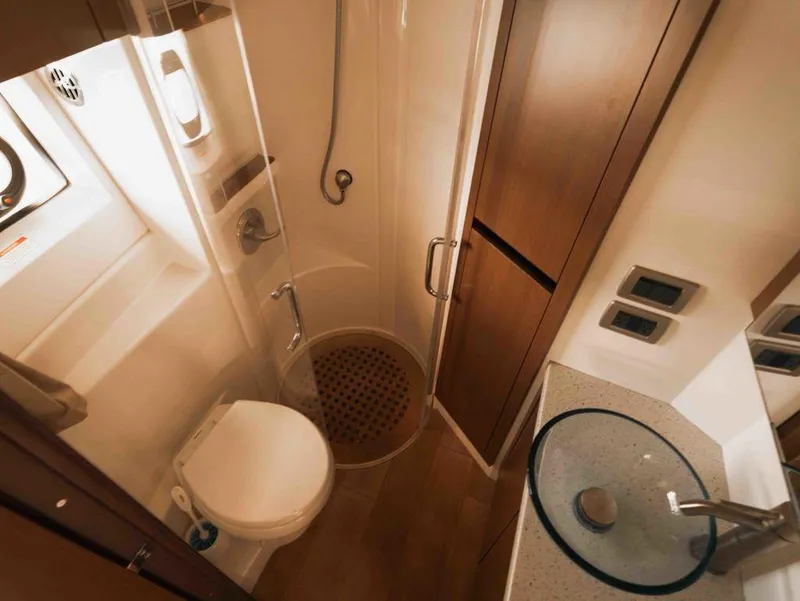 Slide: The Image of Sea Ray 400 Fly 2016 - 34