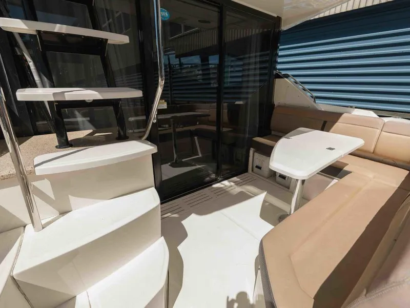 Slide: The Image of Sea Ray 400 Fly 2016 - 8