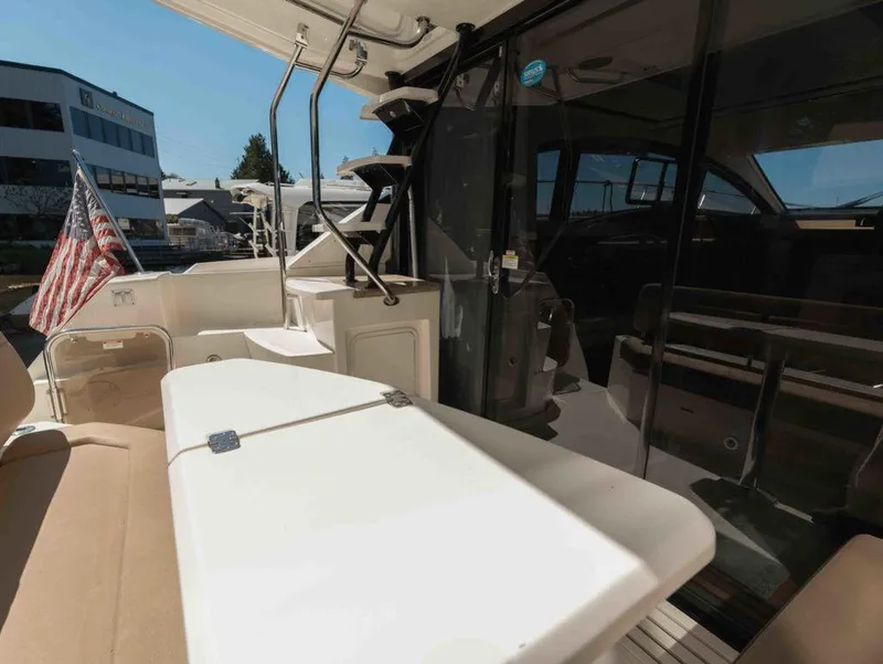 Slide: The Image of Sea Ray 400 Fly 2016 - 9