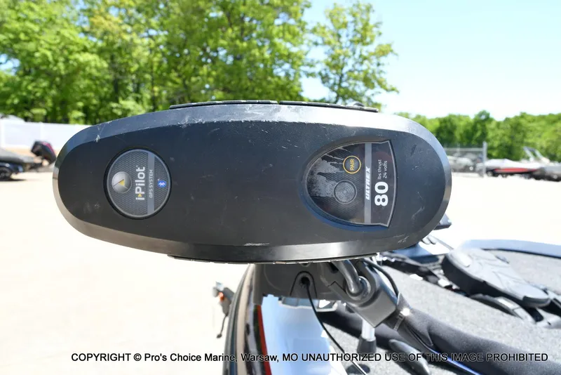 Slide: The Image of 2013 Skeeter ZX200 boat with iPilot GPS system and Minn Kota motor. - 26