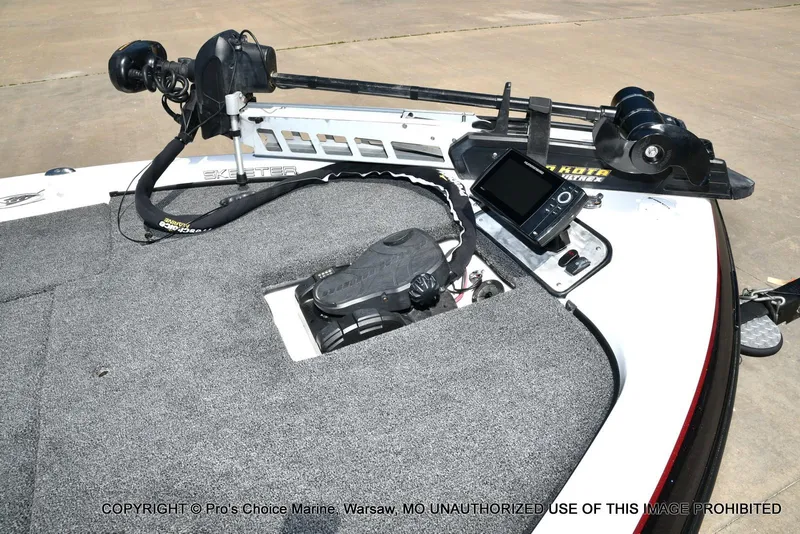 Slide: The Image of 2013 Skeeter ZX200 boat deck with trolling motor and fishfinder. - 3