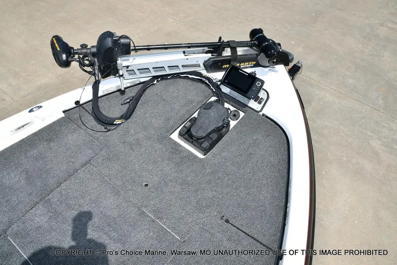 Slide: The Image of 2013 Skeeter ZX200 boat deck with trolling motor and fish finder. - 8
