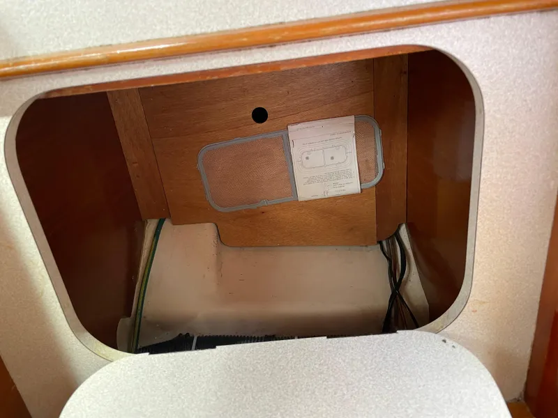 Slide: The Image of Interior storage compartment of a 2000 Beneteau Oceanis 321 sailboat. - 16