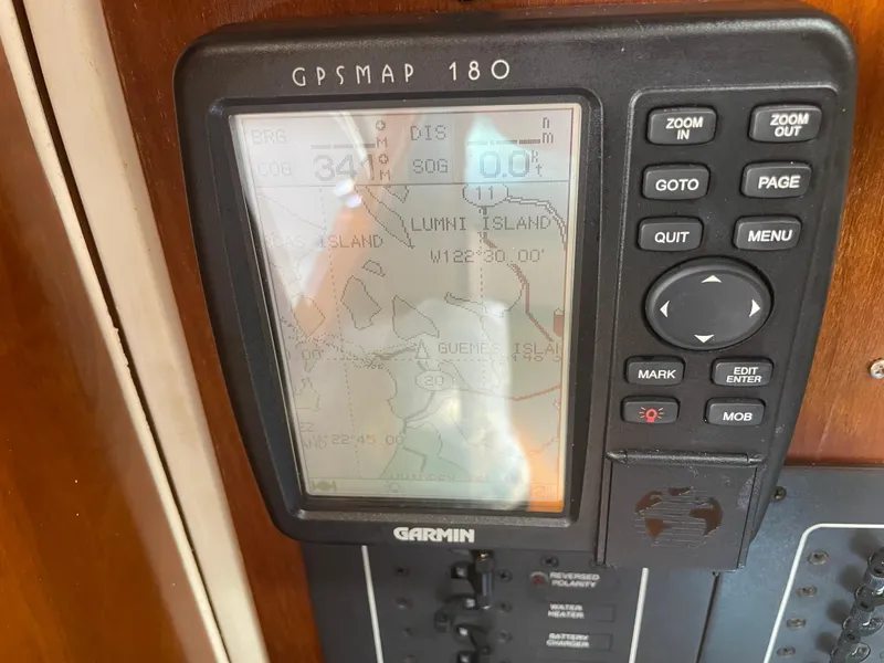 Slide: The Image of Garmin GPSMAP 180 on 2000 Beneteau Oceanis 321 sailboat, displaying navigation map. - 27