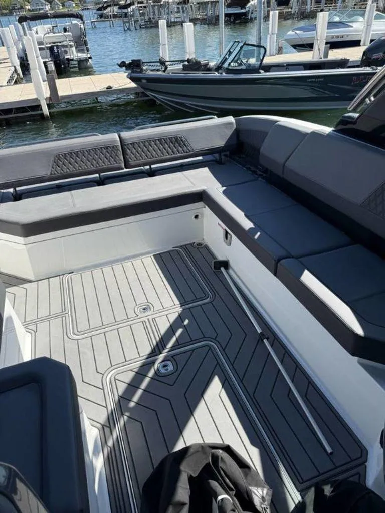 Slide: The Image of Cobalt R33 2023 - 16