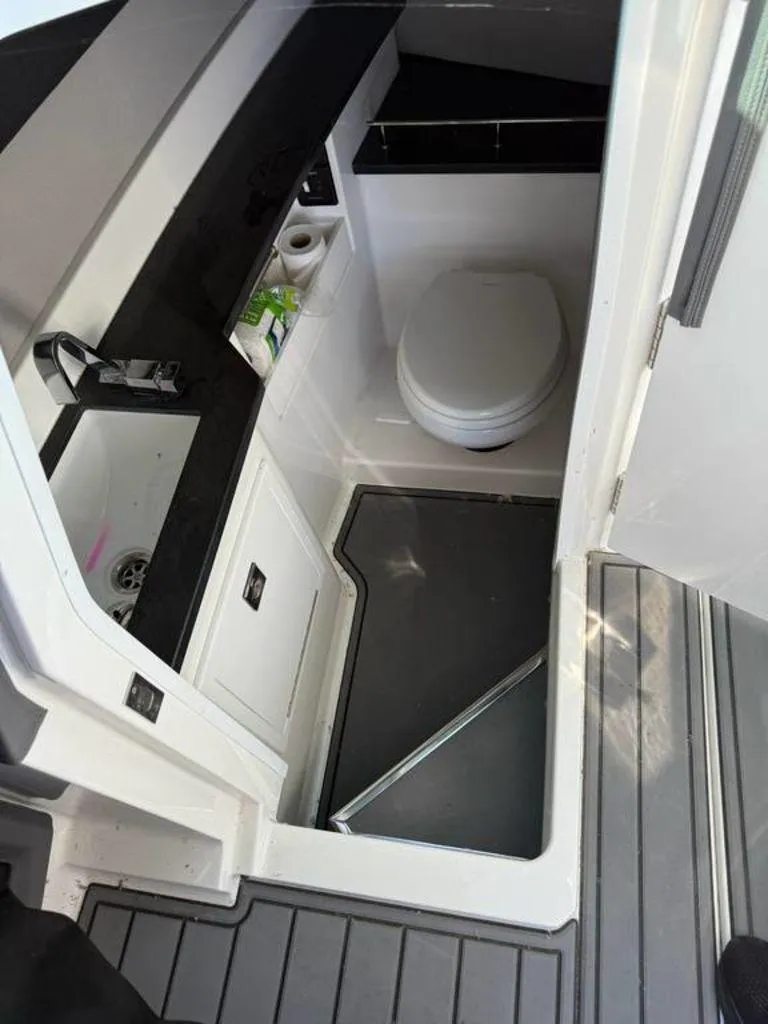 Slide: The Image of Cobalt R33 2023 - 19