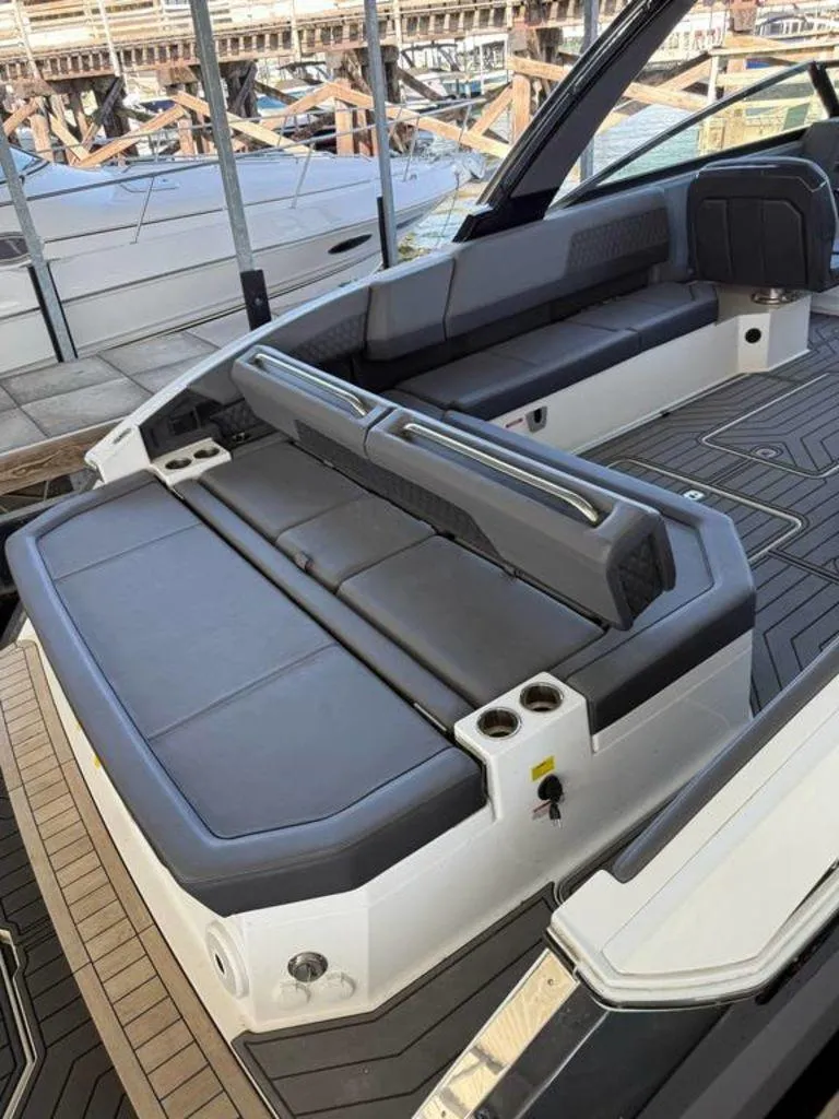 Slide: The Image of Cobalt R33 2023 - 4