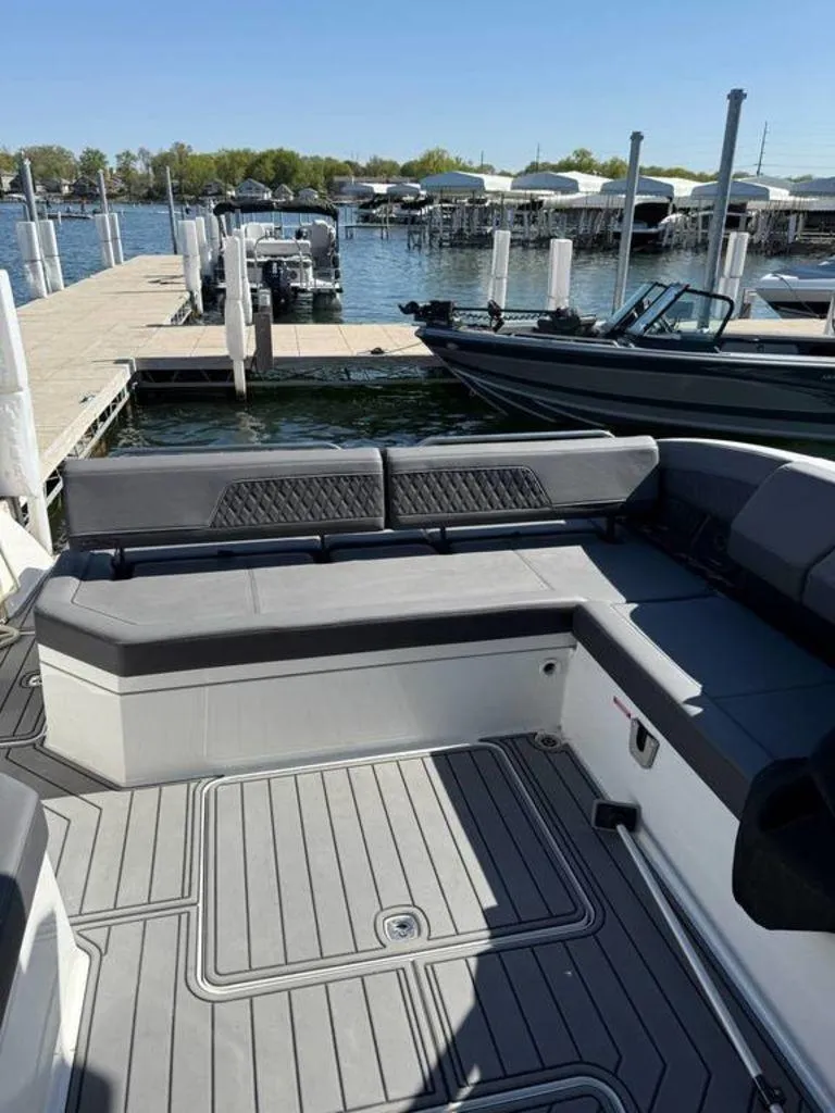 Slide: The Image of Cobalt R33 2023 - 7