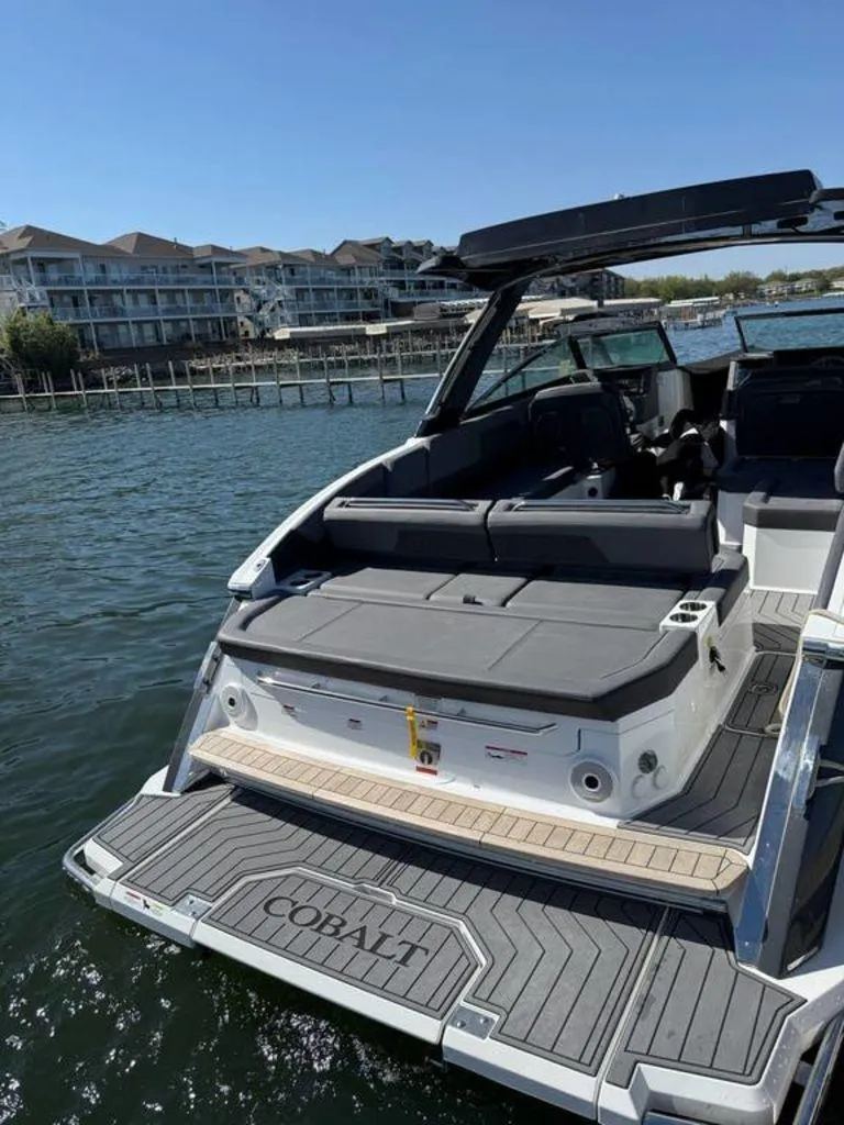 Slide: The Image of Cobalt R33 2023 - 8