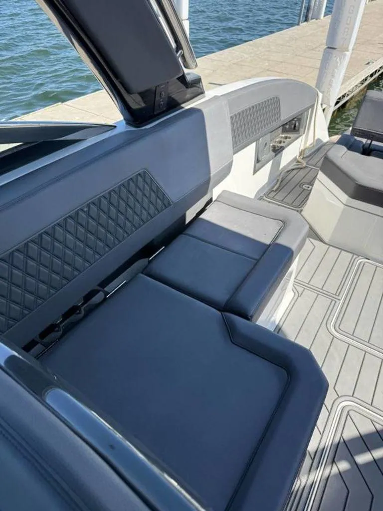 Slide: The Image of Cobalt R33 2023 - 9