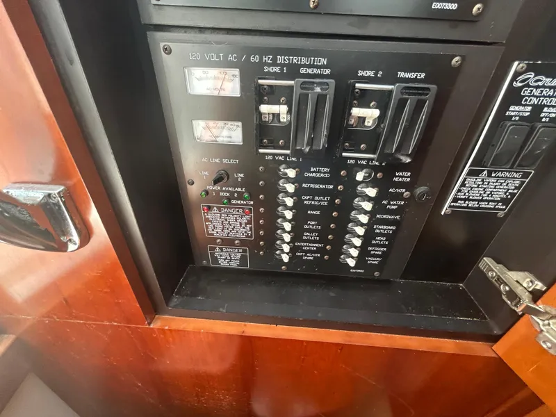 Slide: The Image of Cruisers 390 Sports Coupe 2009 - 76